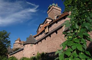 Le donjon et le grand bastion du château du Haut-Koenigsbourg vus depuis le chemin d'accès - Jean-Luc Stadler - Château du Haut-Koenigsbourg, Alsace, France