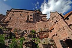 La façade Sud et le portail d'honneur du château du Haut-Koenigsbourg - © Jean-Luc Stadler