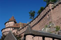 Grosses Bollwerk und südliche Fassade der Hohkönigsburg - © Jean-Luc Stadler