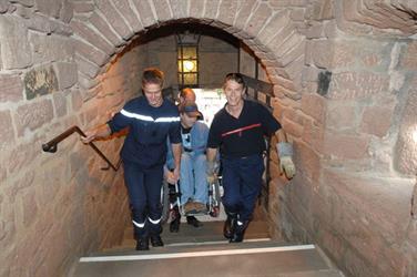 welcoming of visitors with disabilities during the event "Un château pour tous" - © Marc Dossmann