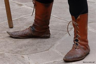 Chaussures d'un personnage du Moyen Age au château du Haut-Koenigsbourg - © Jean-Luc Stadler