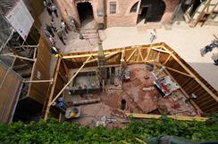 Restoration from the structure and the roof of the castle’s inn
 - © Jean-Luc Stadler