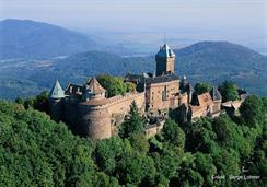 Vue aérienne du Haut-Koenigsbourg
 - © Serge Lohner