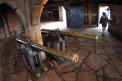 Les canons exposés sur le grand bastion du château du haut-koenigsbourg - © Jean-Luc Stadler