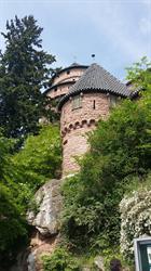 Prise de vue du grand Bastion de la billetterie en journée ensoleillée