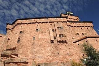 Le donjon et la façade Sud du château du Haut-Koenigsbourg - CD 67 - Château du Haut-Koenigsbourg, Alsace, France