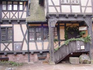 La maison alsacienne du Haut-Koenigsbourg - château du Haut-Koenigsbourg - Château du Haut-Koenigsbourg, Alsace, France