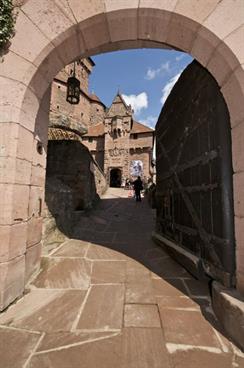 Entrée du Haut-Koenigsbourg - © Marc Dossmann