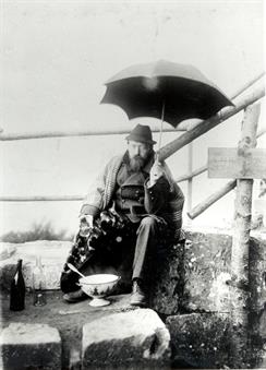 L'architecte Bodo Ebhardt sur le chantier du château - © DBV/Inventaire Alsace