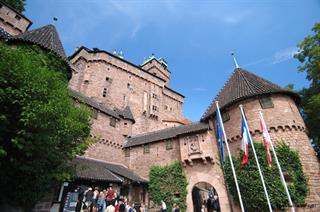 Bergfried, südliche Fassade und Eingangstor der Hohkönigsburg - Jean-Luc Stadler - Hohkönigsburg, Elsass, Frankreich