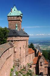 The keep, the southern façade and the entrance gate seen from the grand bastion of Haut-Koenigsbourg castle - © Jean-Luc Stadler