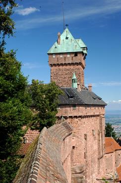 The keep, the southern façade and the entrance gate seen from the grand bastion of Haut-Koenigsbourg castle - © Jean-Luc Stadler