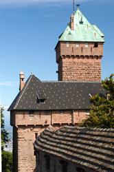 Le donjon du Haut-Koenigsbourg vu depuis le grand bastion du château. - © Jean-Luc Stadler