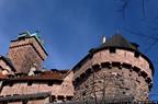 Bergfried und kleines Bollwerk der Hohkönigsburg, von dem Eingangsweg gesehen, südliche Seite - © Jean-Luc Stadler