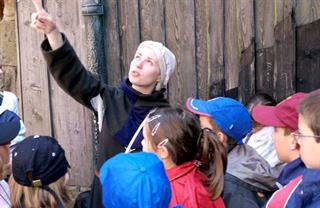 Imelda raconte sa vie quotidienne au Moyen Age au château du Haut Koenigsbourg - château du Haut-Koenigsbourg - Château du Haut-Koenigsbourg, Alsace, France