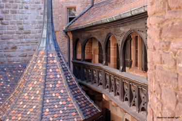 Galeries en bois contre les logis Sud du château du Haut-Koenigsbourg - © Jean-Luc Stadler